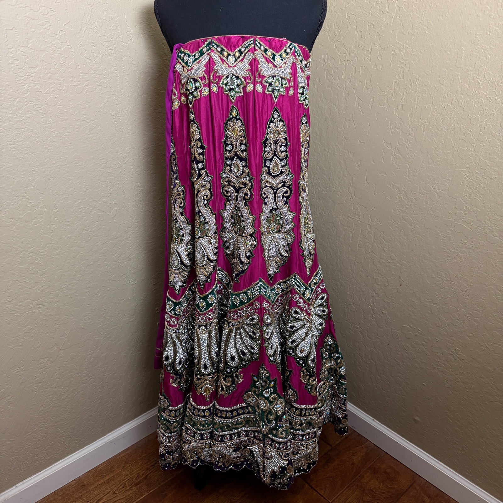 Handmade Mexican Folklorico Festival Skirt Beaded Rhinestone Fuchsia 30"